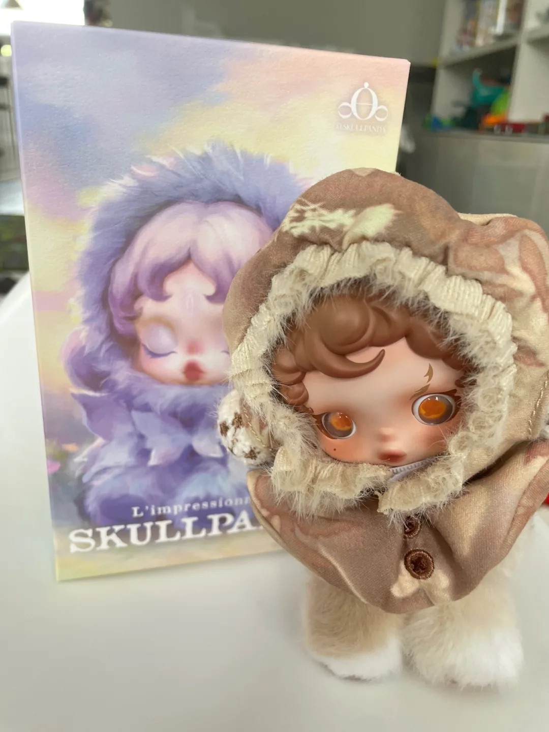 SKULLPANDA L'impressionnisme AMBER - On Hand, Pop Mart/ Pop Now thumbnail