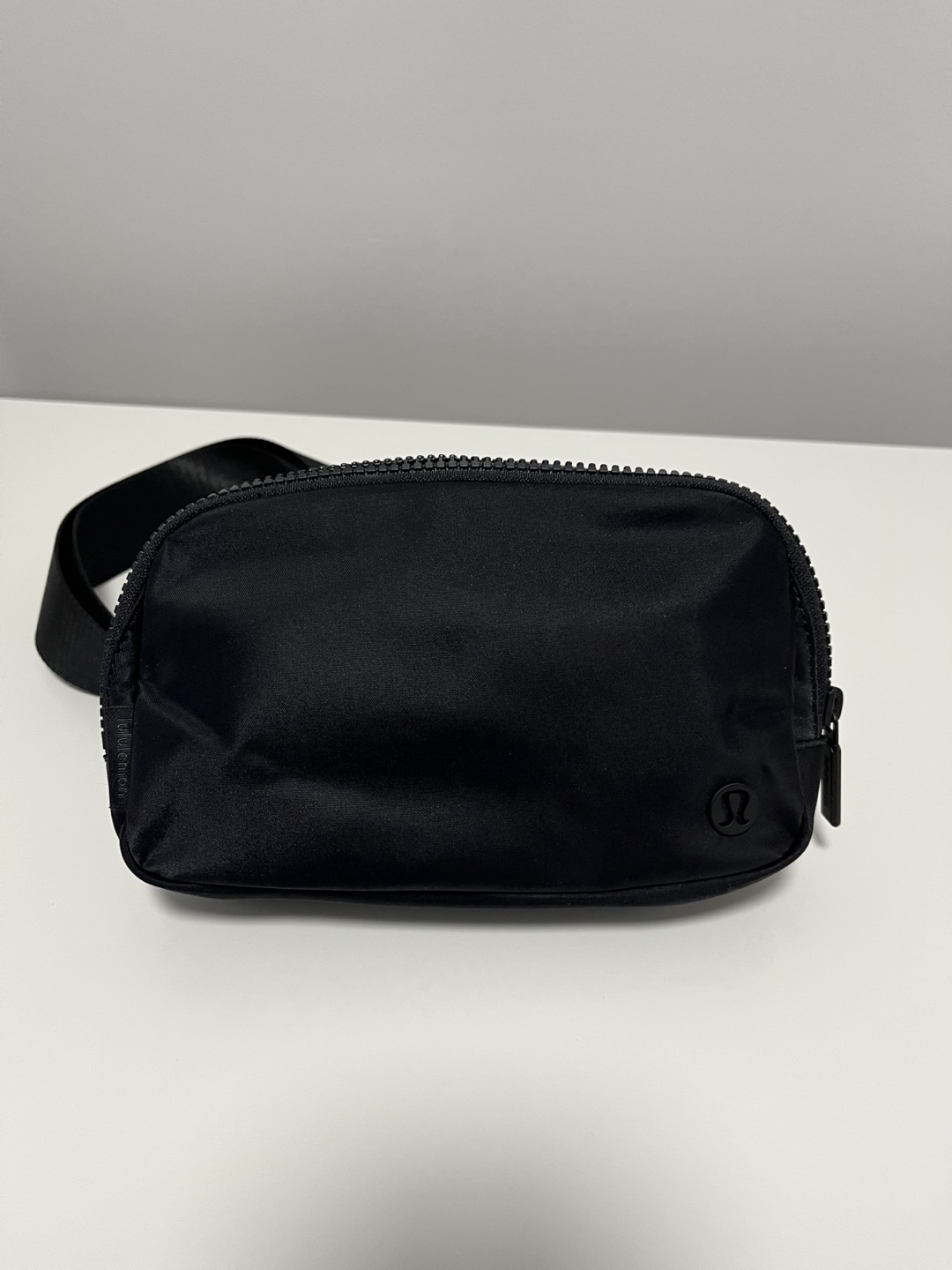 Lululemon Everywhere Belt Bag 1L - Black - photo 2