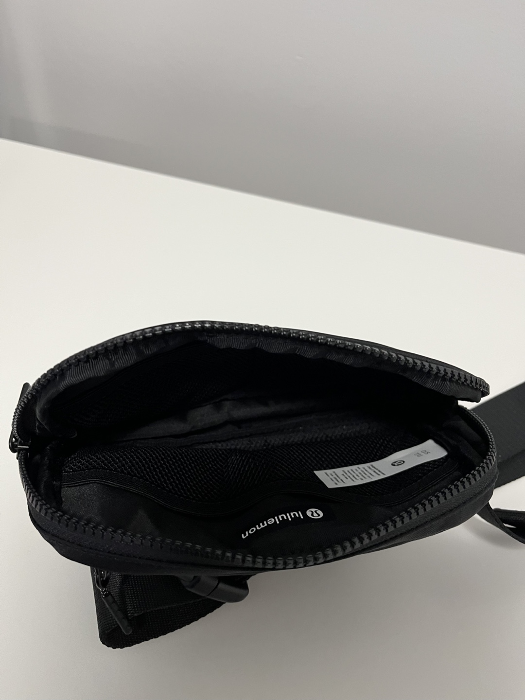 Lululemon Everywhere Belt Bag 1L - Black - photo 3