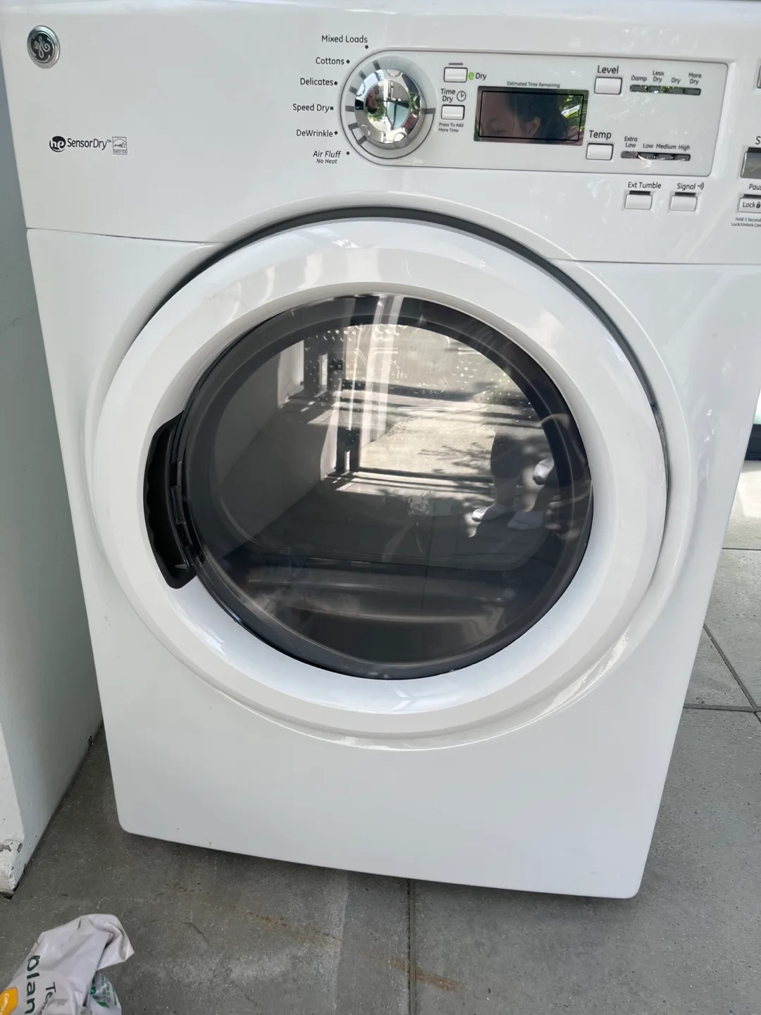 GE Dryer Model GFD40ESMM1WW thumbnail
