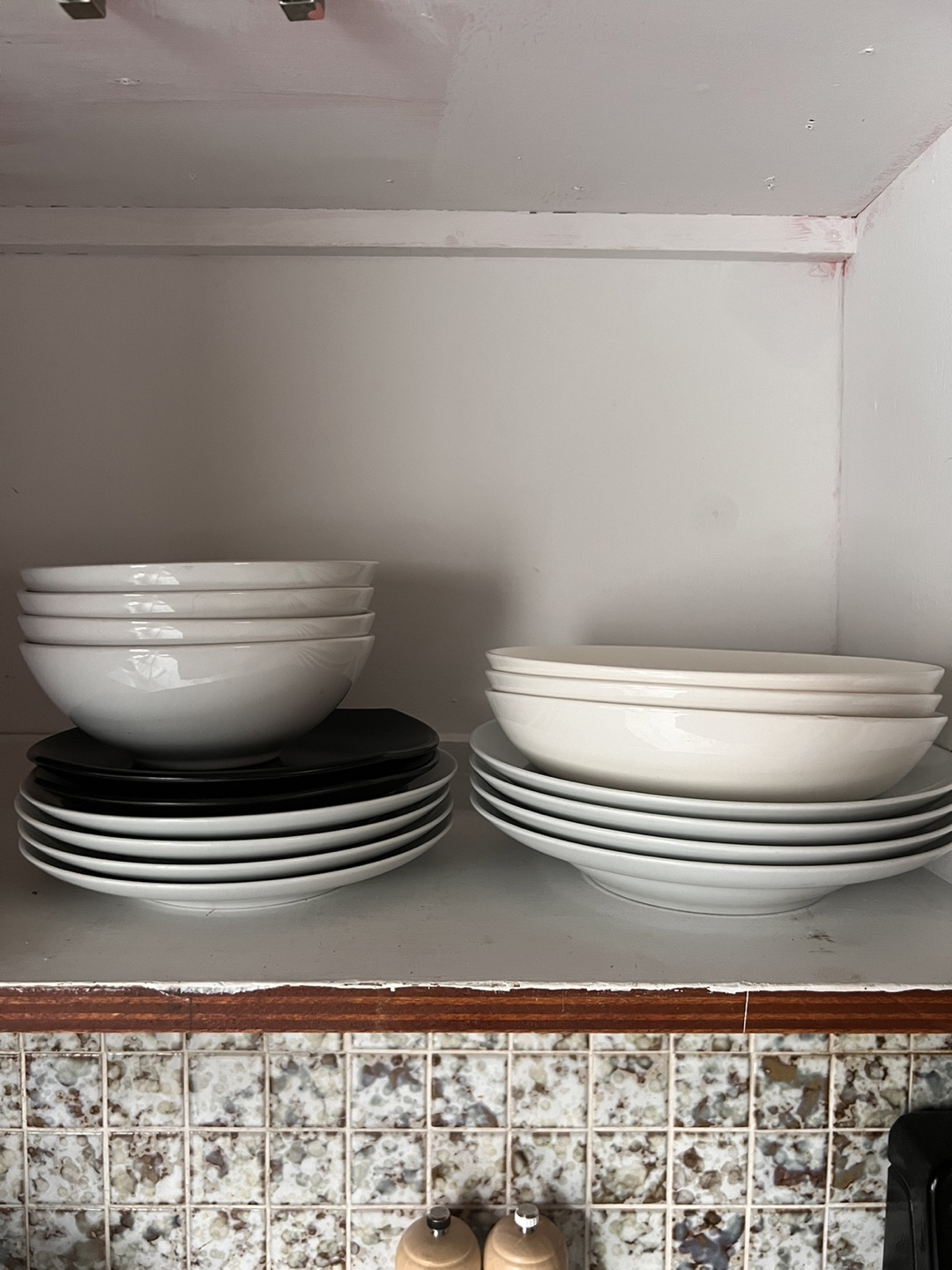 Pan, plates, cookware, containers - photo 5