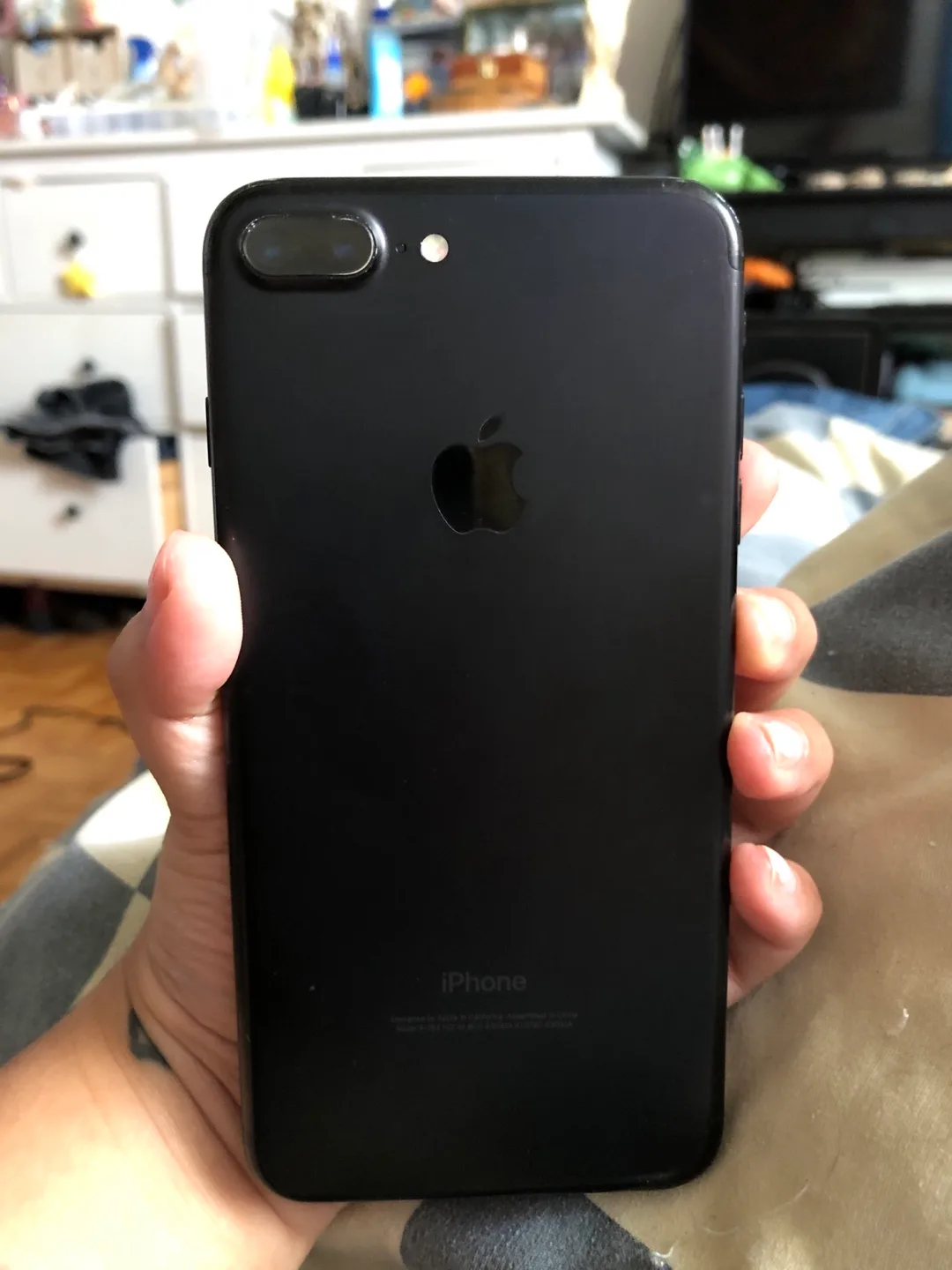 iPhone 7 Plus - Black - Damaged Screen 32GB image indicator(2)