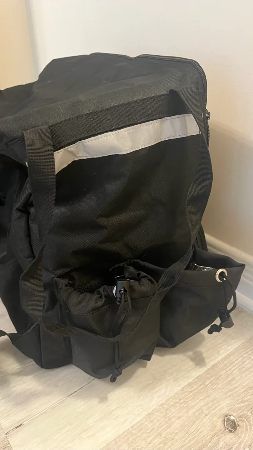 Food delivery bag NEVER USED image indicator(2)