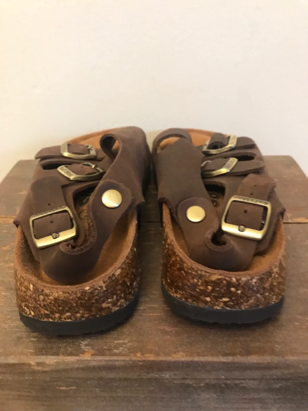 Women’s SoftMoc Brown Leather Sandals - Size 7 image indicator(3)