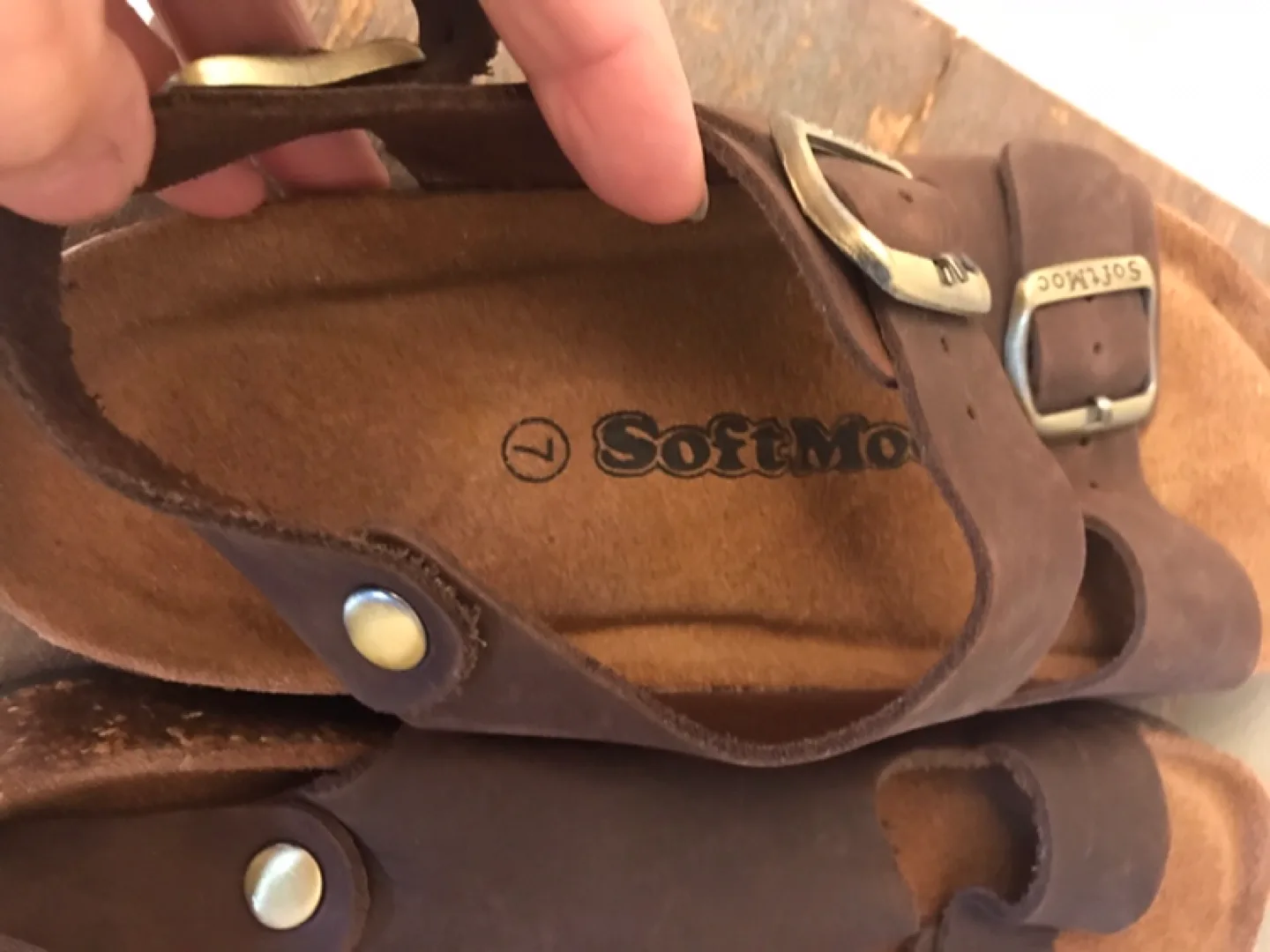 Women’s SoftMoc Brown Leather Sandals - Size 7 image indicator(4)
