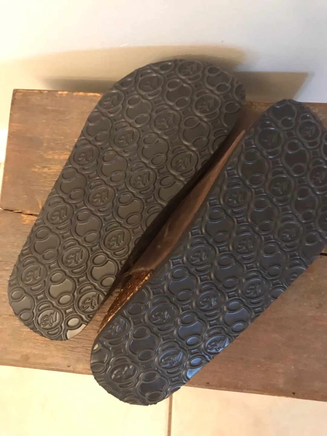 Women’s SoftMoc Brown Leather Sandals - Size 7 image indicator(5)