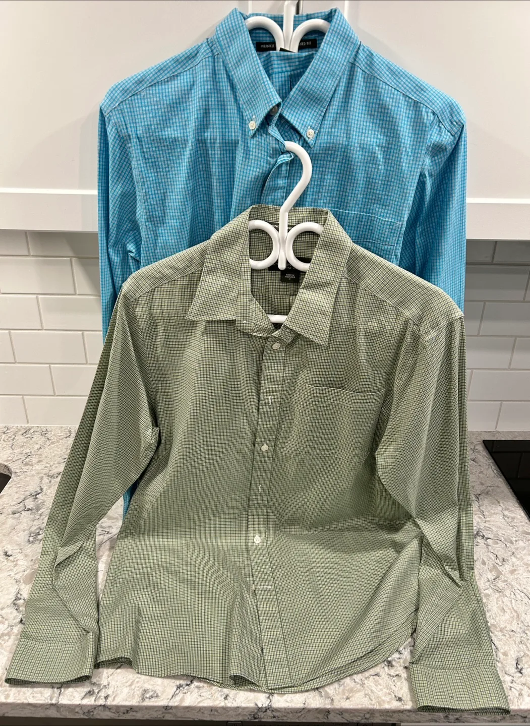 Eddie Bauer Wrinkle Resistant Relaxed Fit Mens Dressy Shirts thumbnail