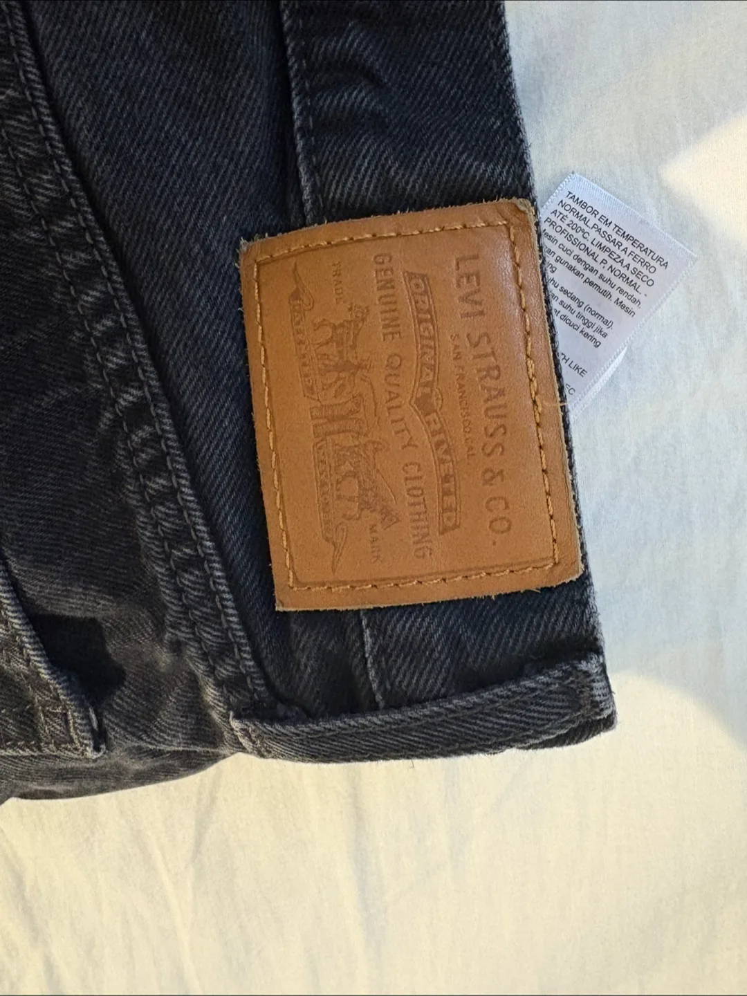 Levi's Premium Dad Jeans - Size 27 image indicator(7)
