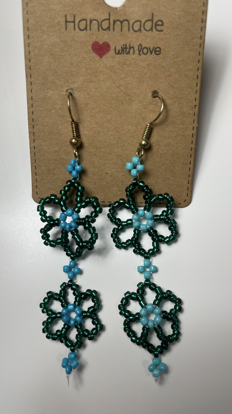 Handmade Beaded Flower Earrings - photo 3