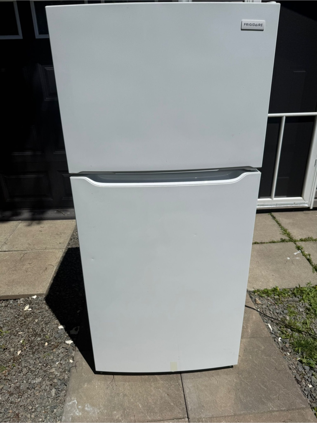 Frigidaire White Refrigerator - photo 5