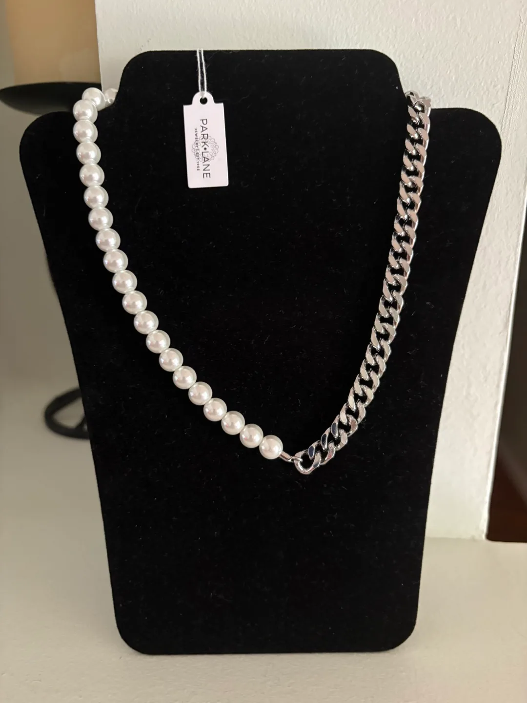 🇨🇦 Lotty Pearl & Chain Necklace thumbnail