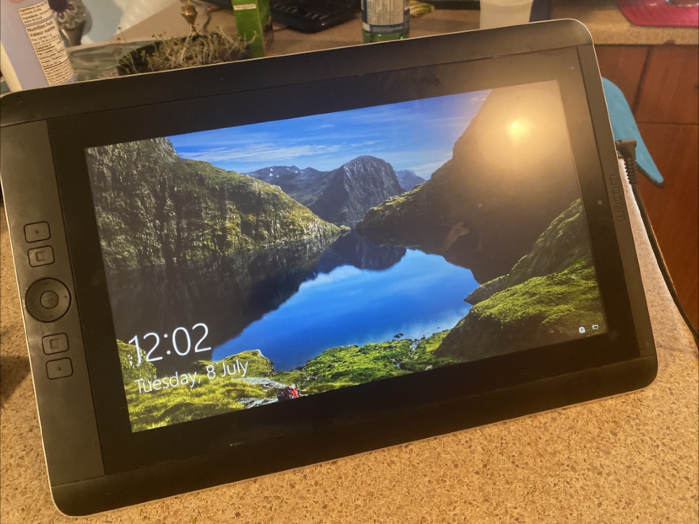 Wacom Cintiq Companion DTH-W1300 256GB Tablet - photo 3