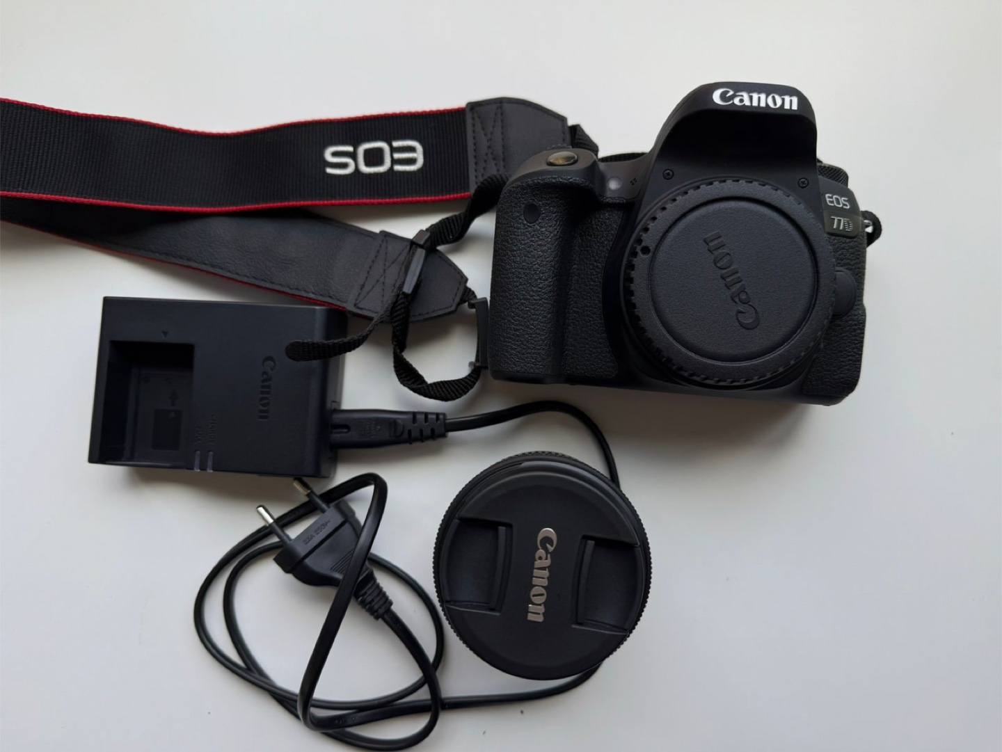 Canon EOS 77D + 18‑55mm STM Lens - photo 2