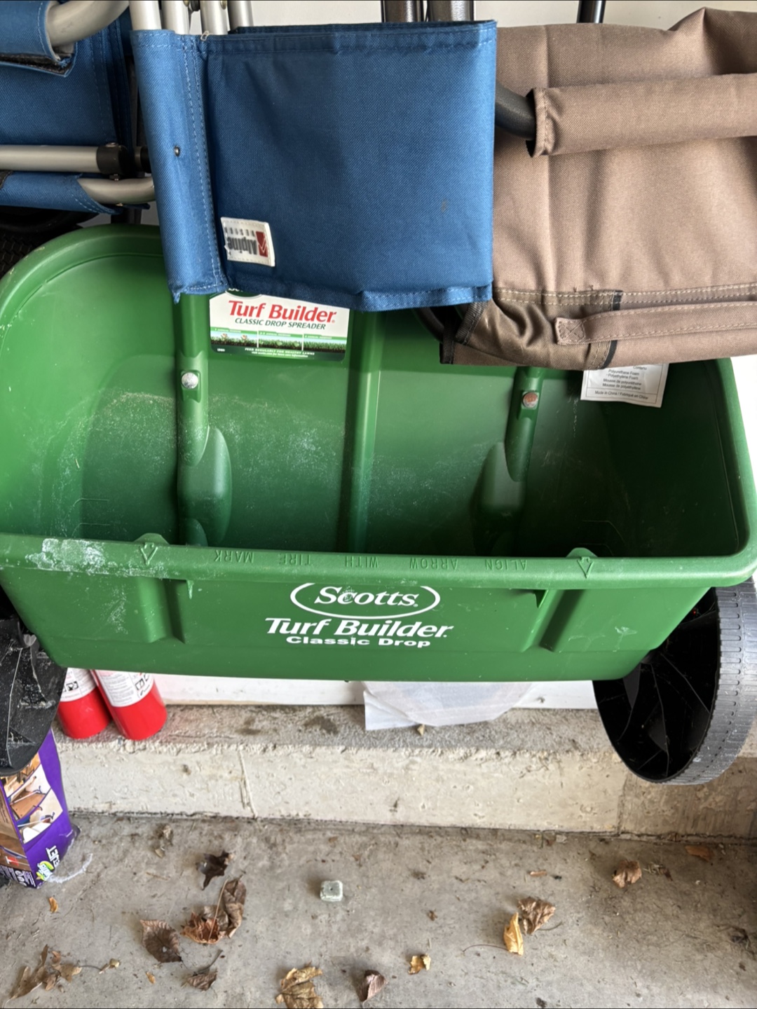 Scotts Turf Builder Classic Drop Spreader - photo 3
