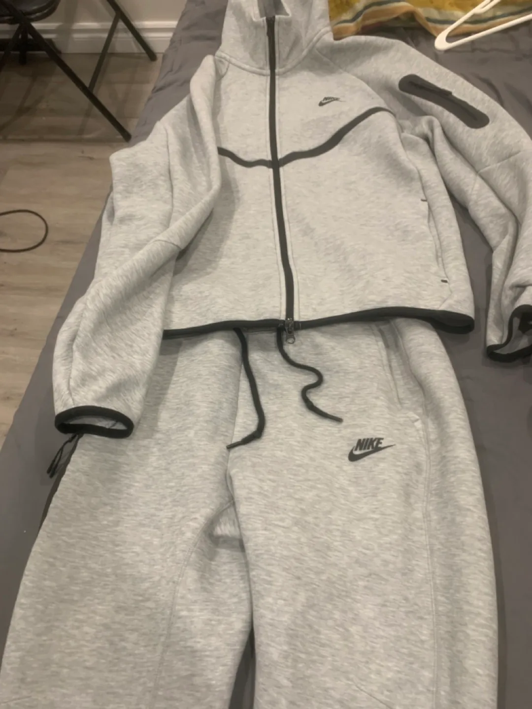 Grey Nike Tech Fleece thumbnail