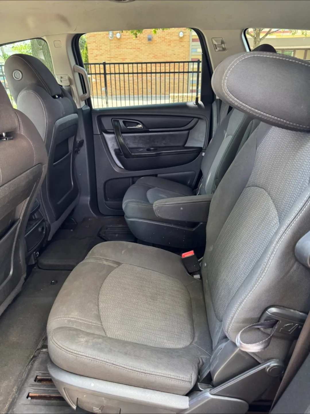 2017 Chevrolet Traverse · LT Sport Utility 4D image indicator(6)