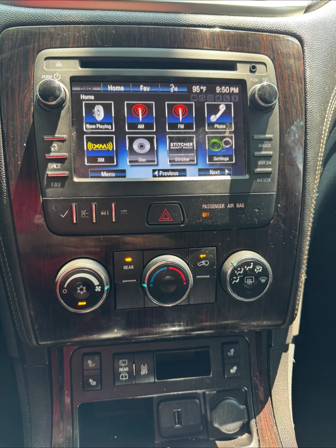 2017 Chevrolet Traverse · LT Sport Utility 4D image indicator(9)