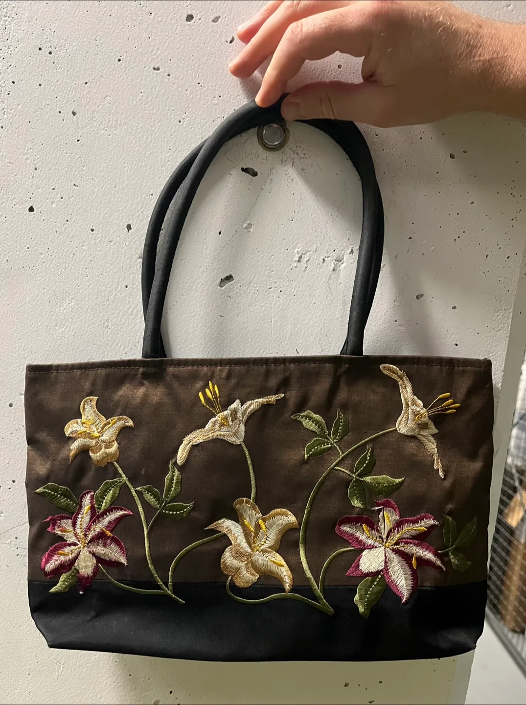Embroidered handbag thumbnail
