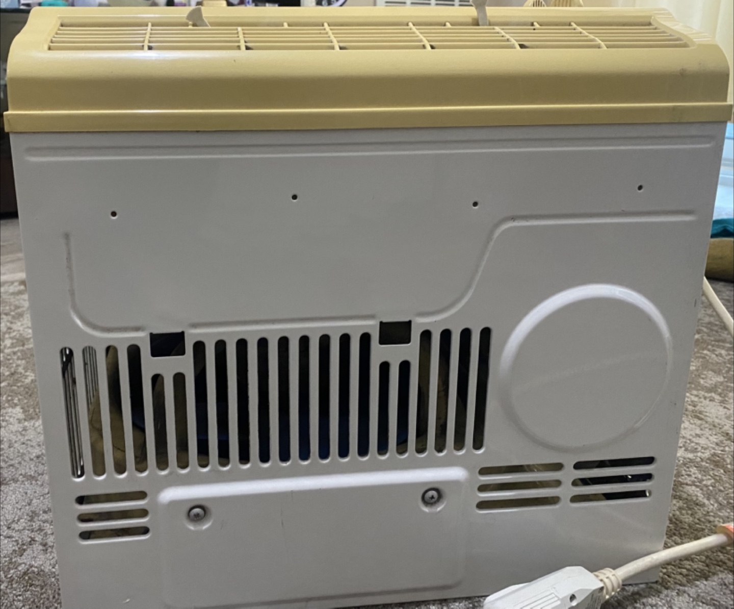 Comfee Window Air Conditioner - photo 2