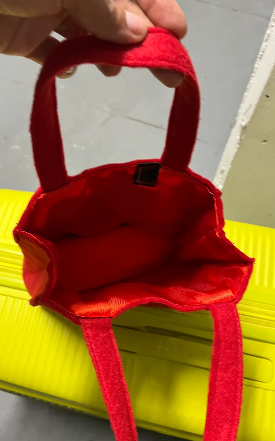 Red Felt Tote Bag with Pink Heart image indicator(3)