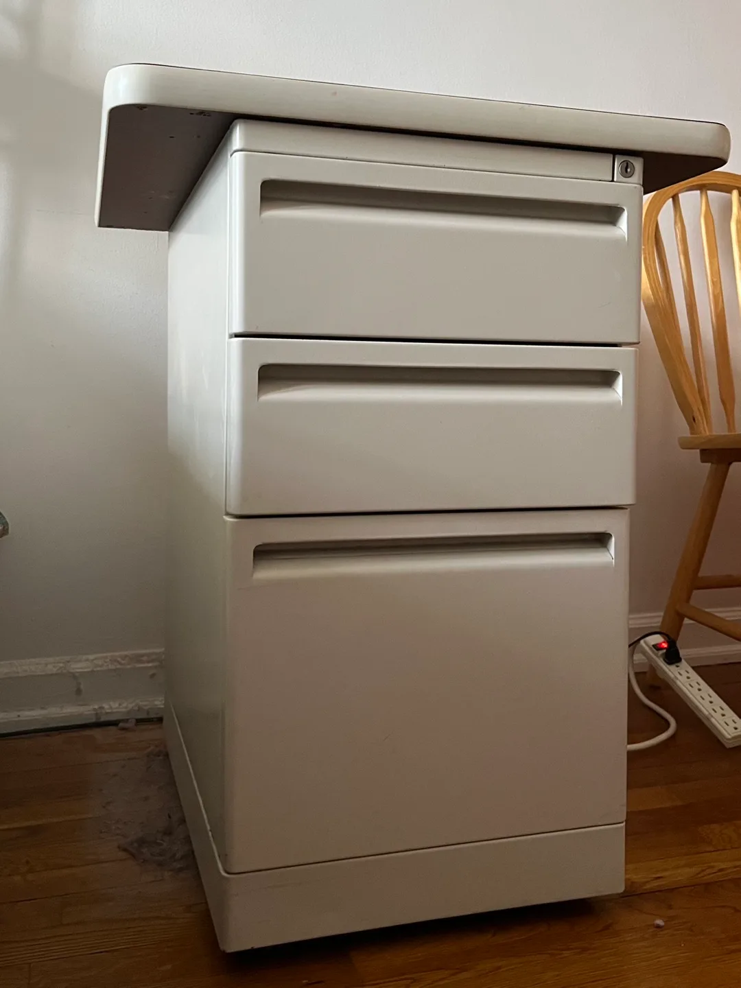 White Metal 3-Drawer File Cabinet thumbnail