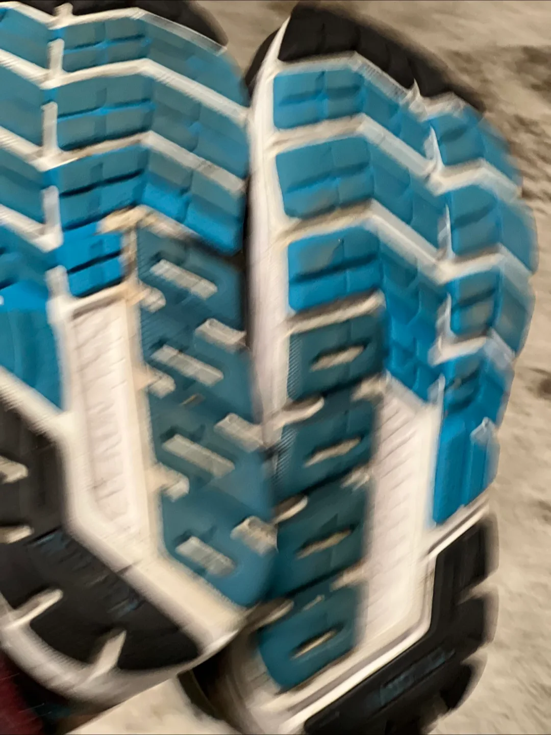 Saucony Running Shoes, Size 9.5 image indicator(2)