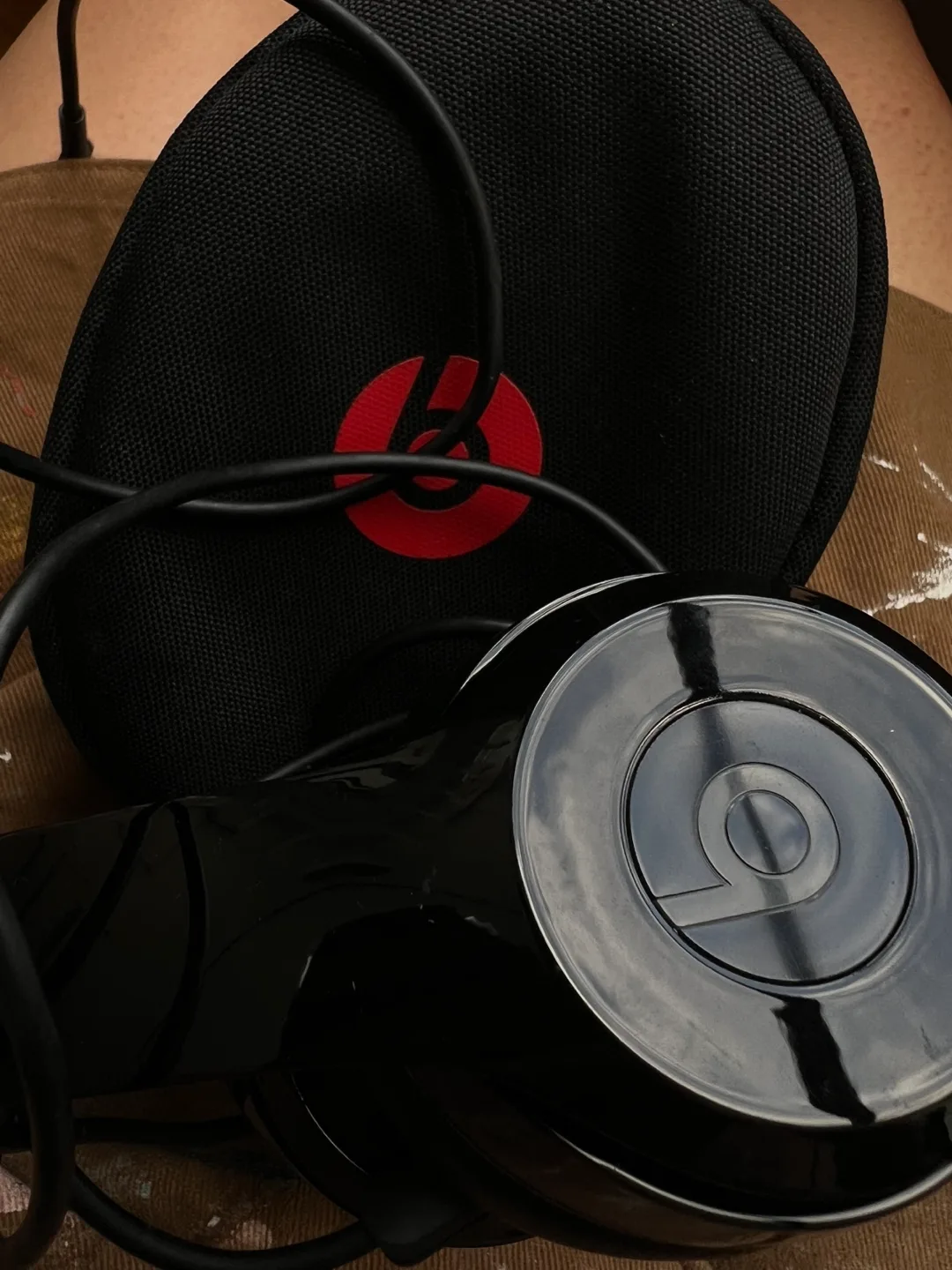 Beats by Dr. Dre Headphones thumbnail