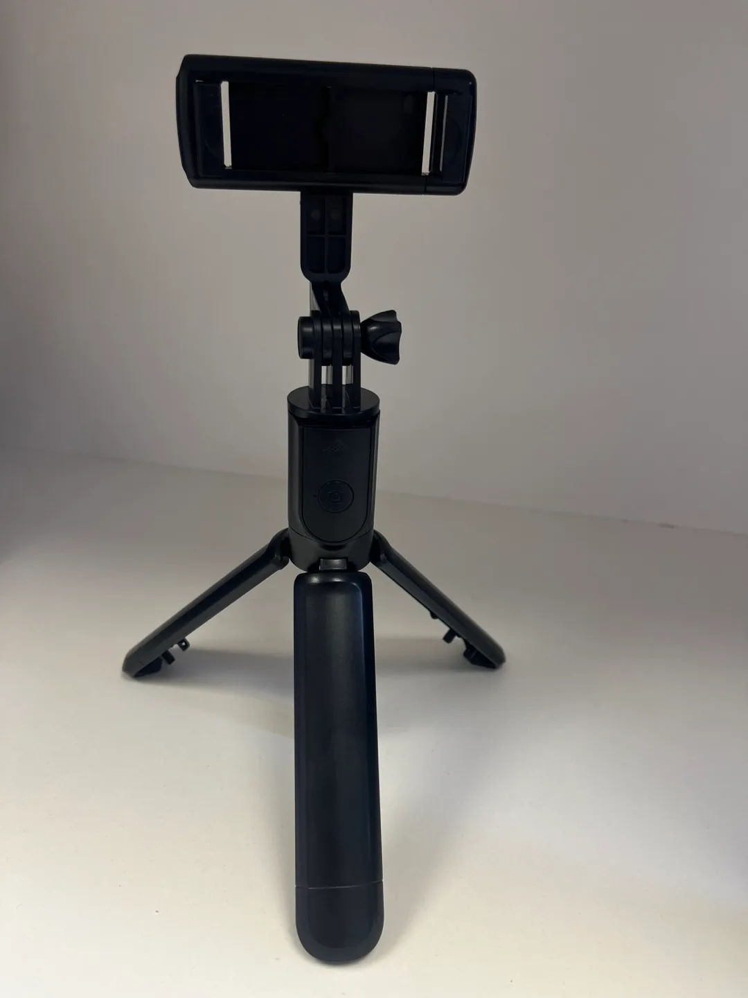 Selfie Stick Integrated Tripod thumbnail