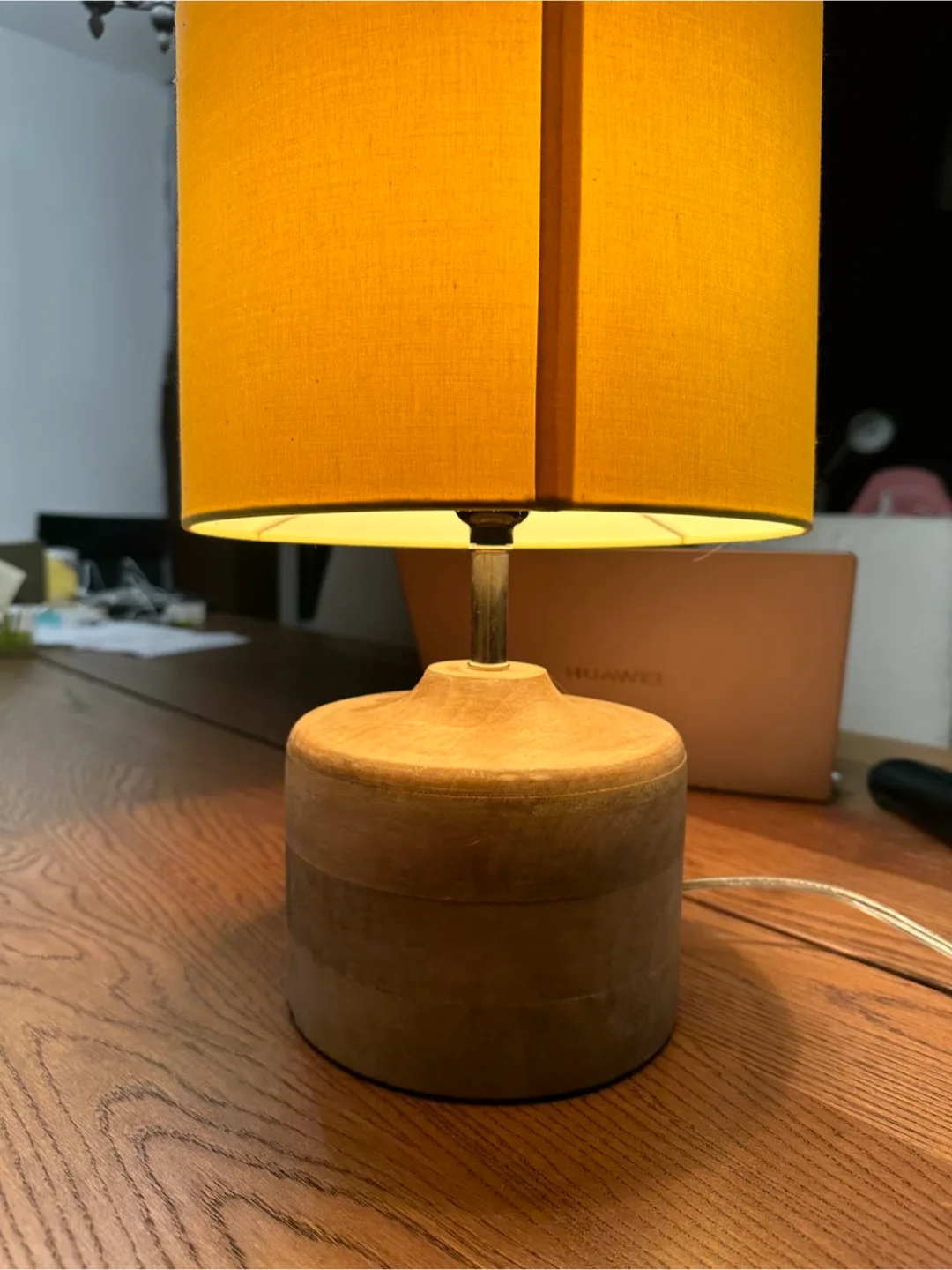 1 pair Yellow Table Lamp image indicator(2)