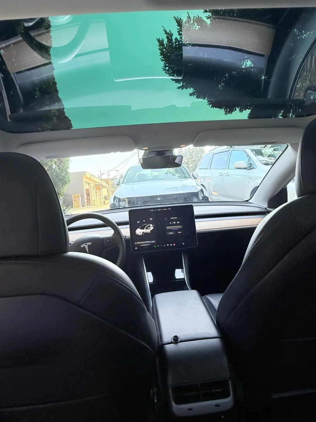 White Tesla Model 3 2020 image indicator(8)