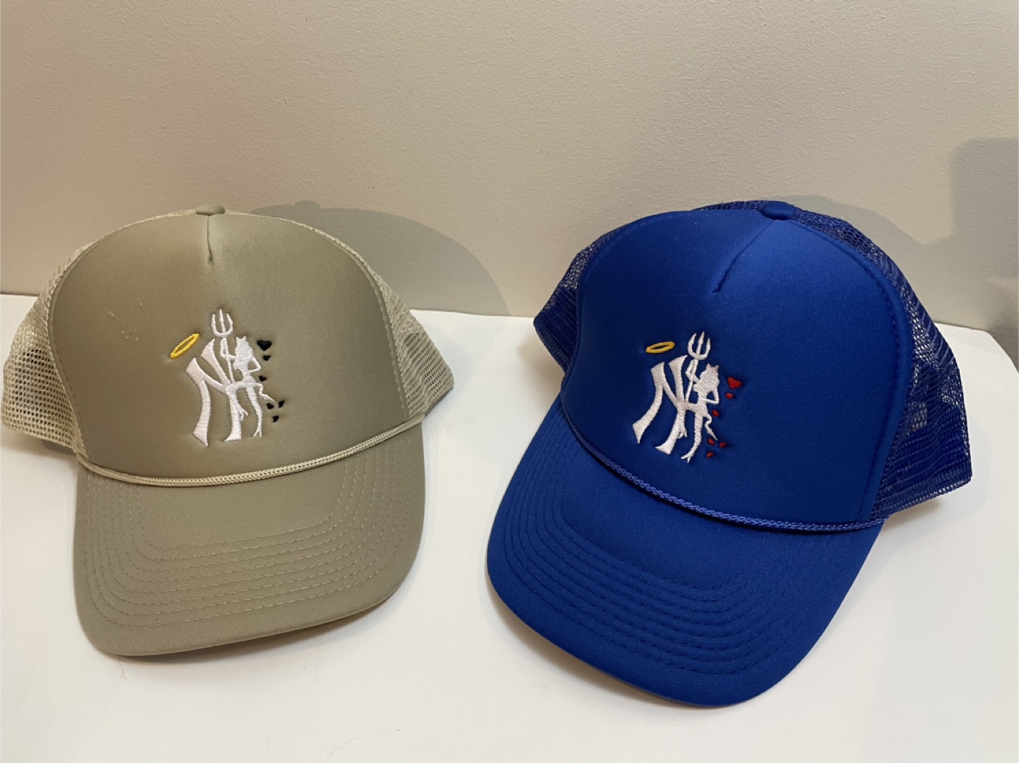 Two New York Yankees vintage style Trucker Hats - Beige & Blue