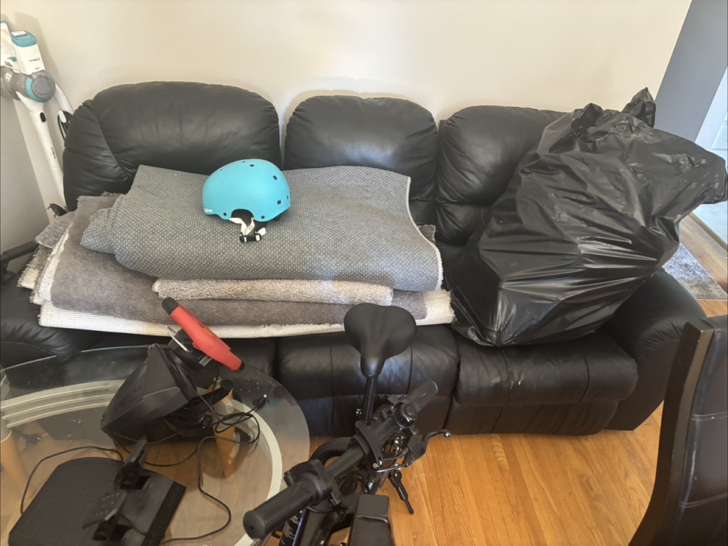 2 sofa used - photo 2