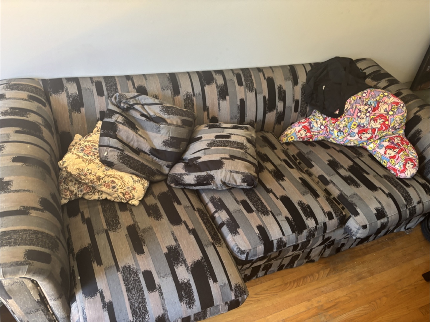 2 sofa used - photo 3
