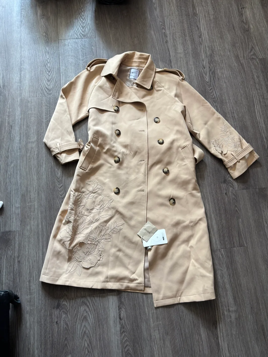 Premium Embroidery Trench Coat image indicator(7)