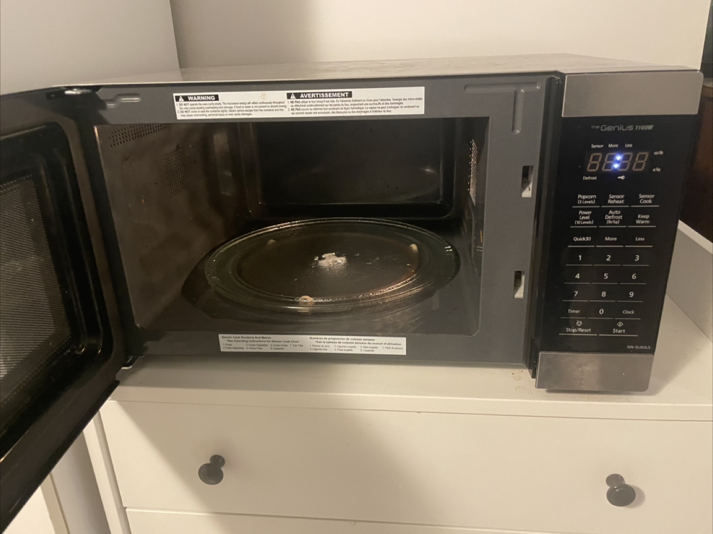 Panasonic Genius 1100W Microwave NN-SU65LS - photo 2