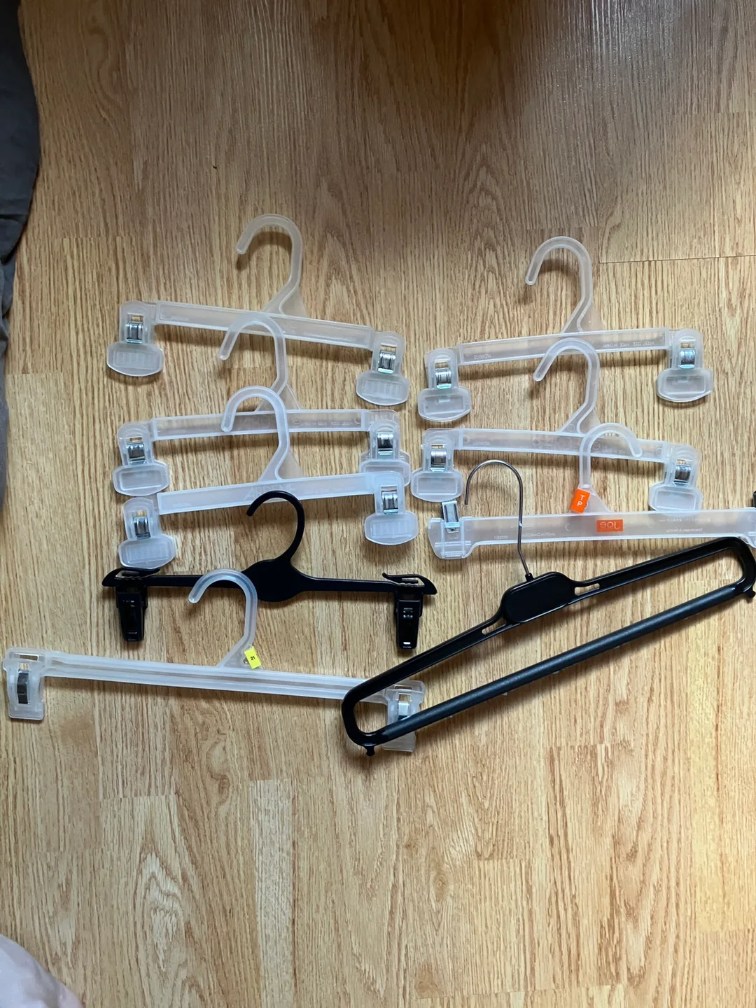 9 Pants/Skirt Hangers thumbnail