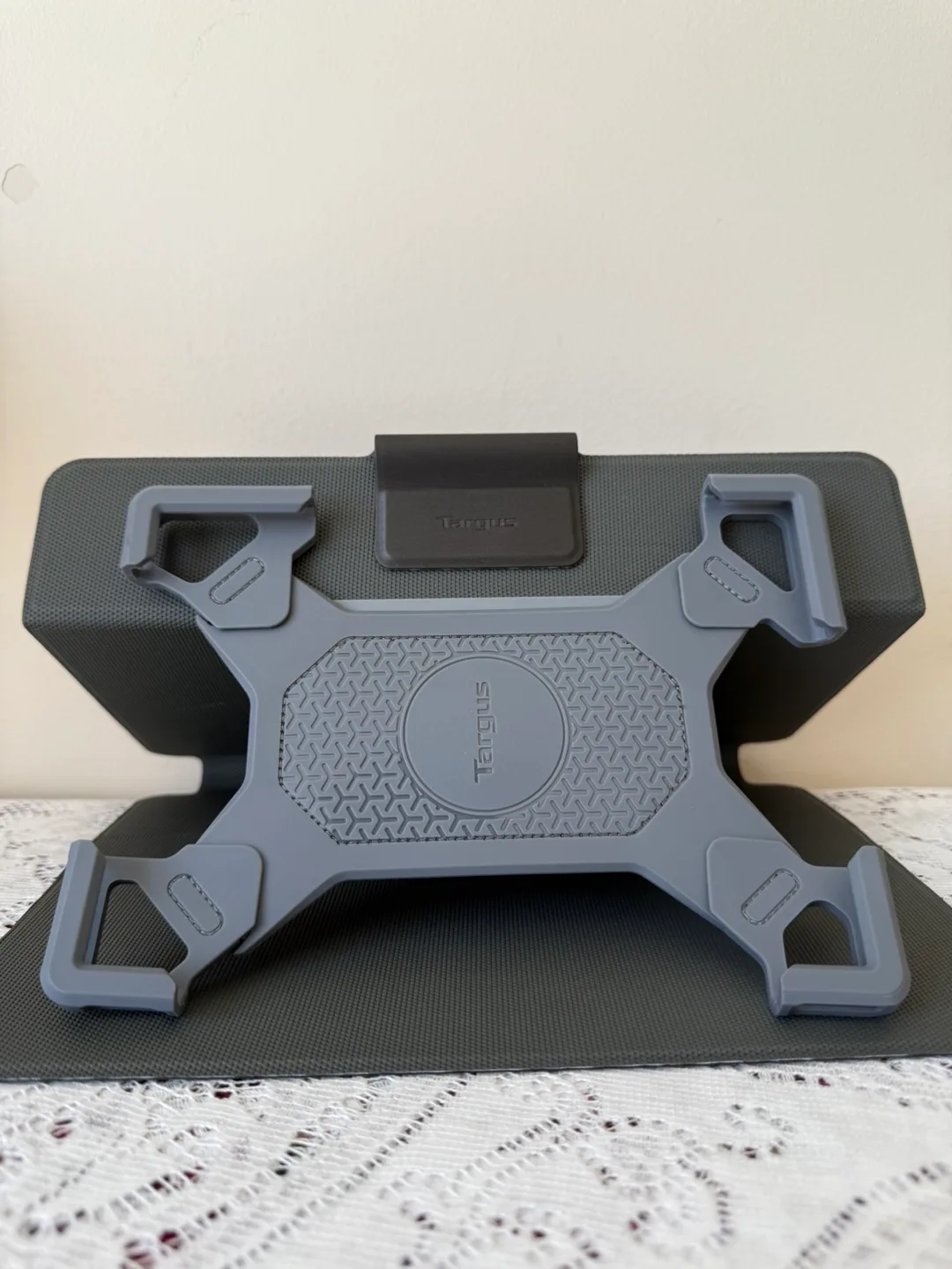 Rotating Ipad/Tablet Case (Brand-new without box) image indicator(7)