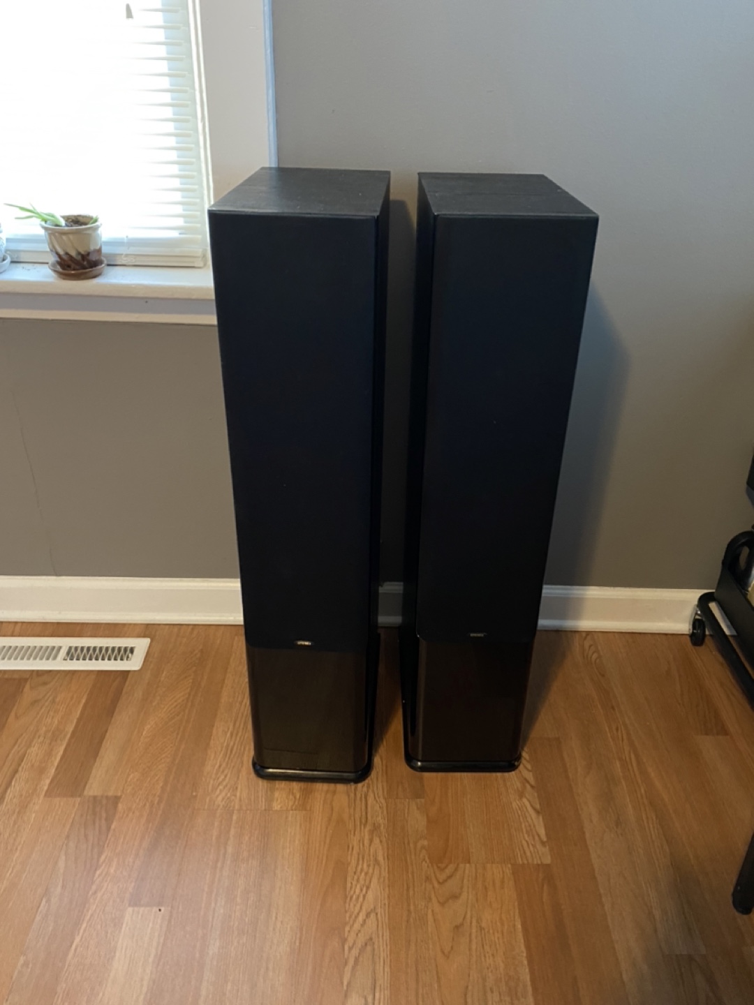 Tower Speakers - Pair - photo 2