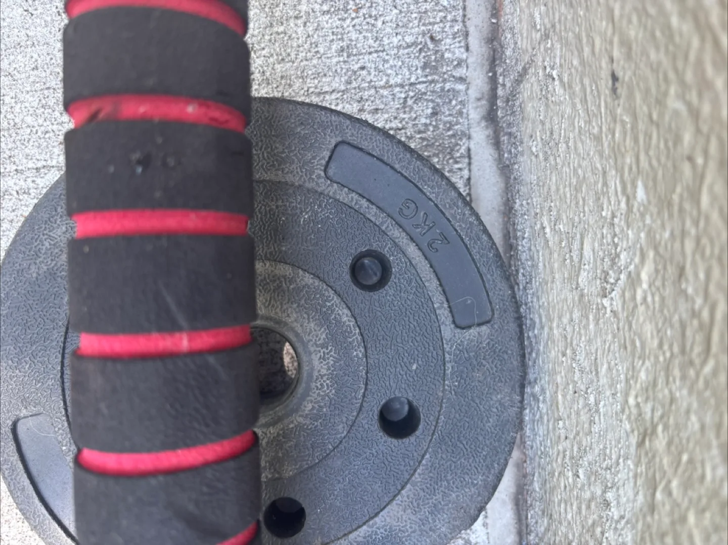 Dumbbell with 2KG plates image indicator(3)