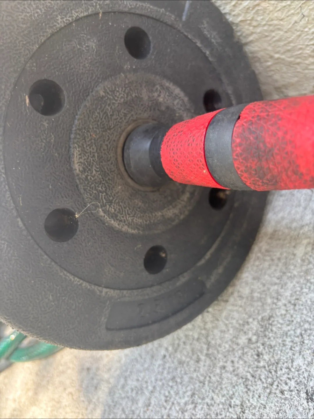 Dumbbell with 2KG plates image indicator(2)