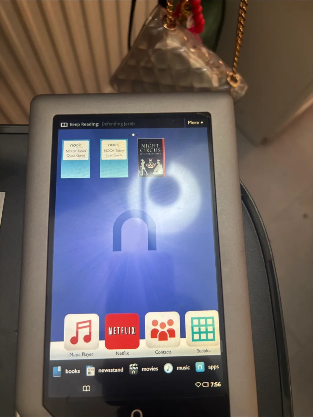 Barnes & Noble Nook Tablet image indicator(2)