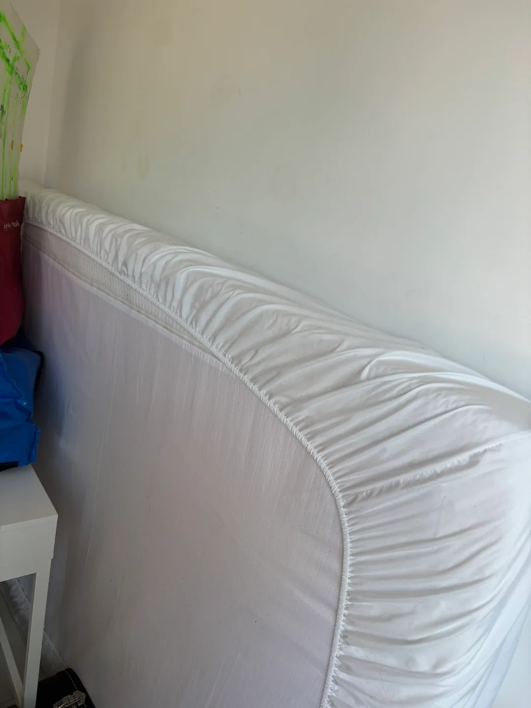 White Mattress queen size 20$ OBO thumbnail