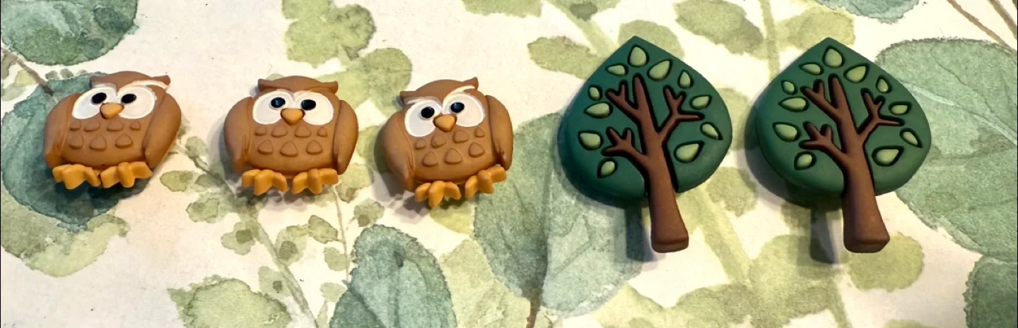 🇨🇦 🍁 Free Owl and Tree Buttons (5 items) thumbnail