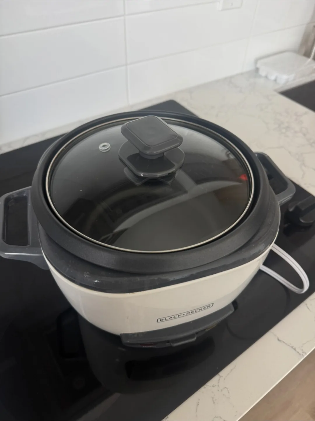 Moving sale ✨Black+Decker Rice Cooker thumbnail