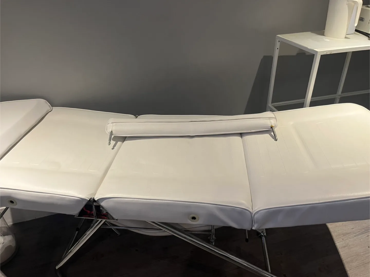 Massage Table thumbnail