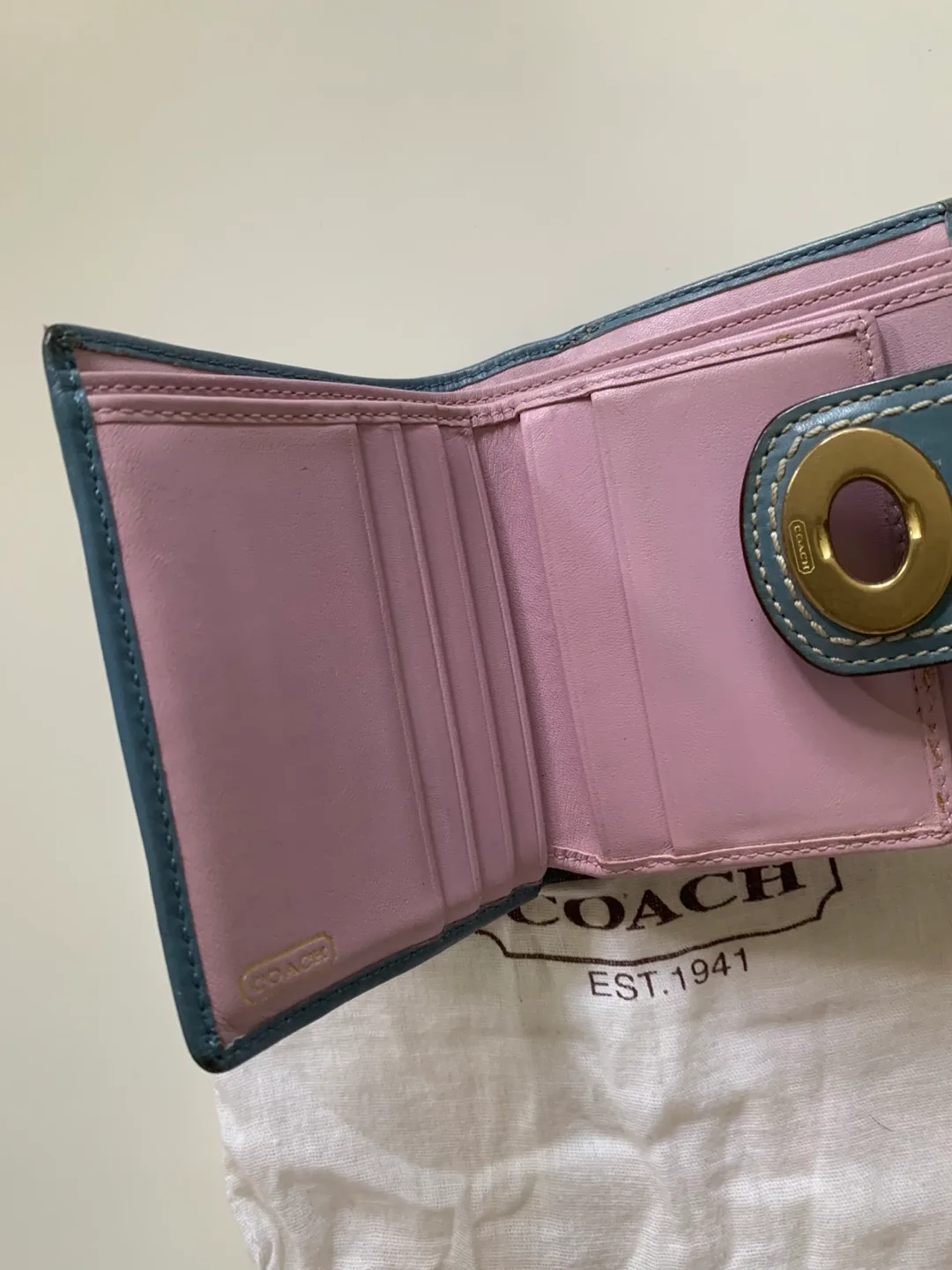 Coach Signature Canvas Turnlock Wallet image indicator(2)