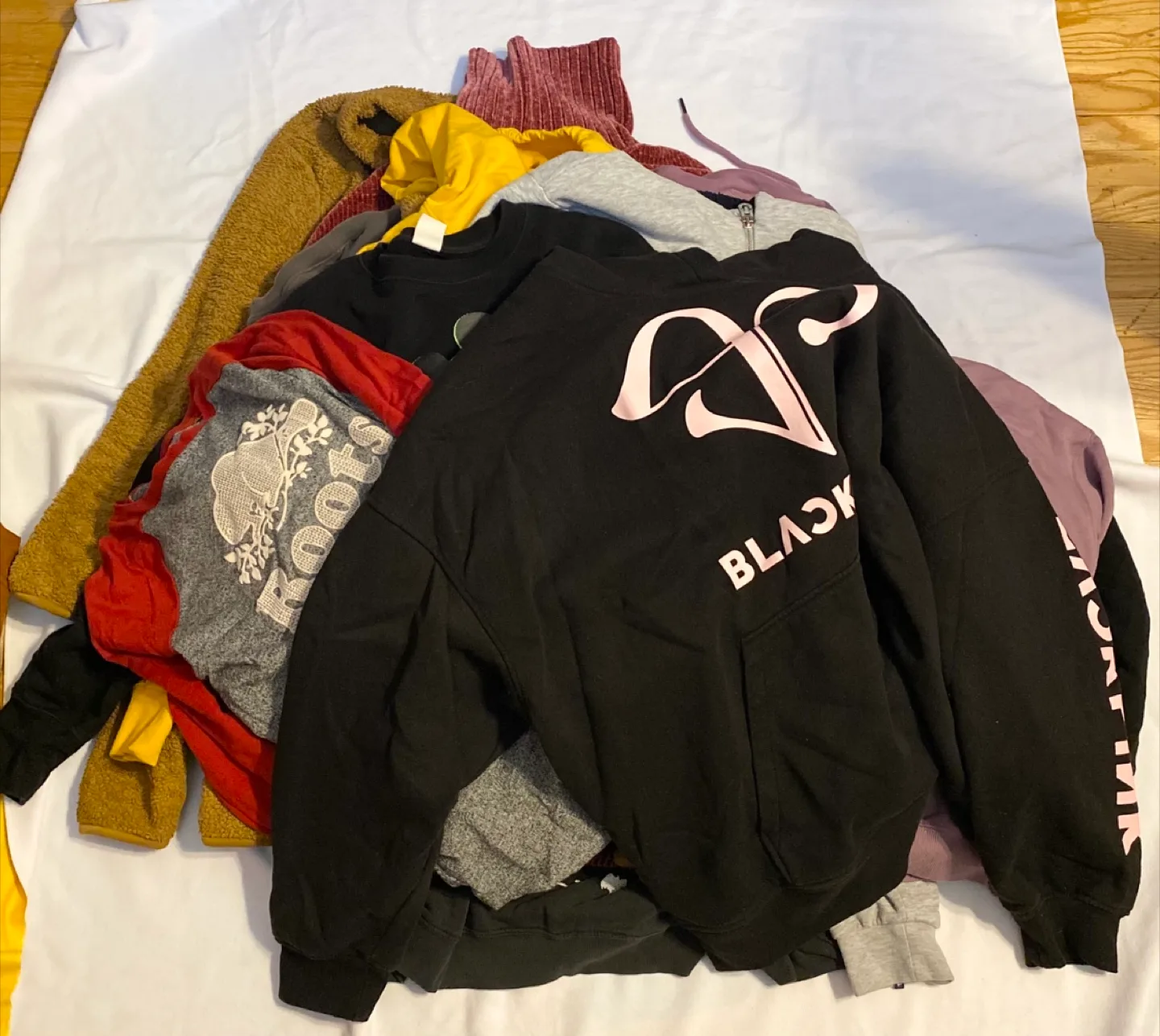 MIXED CLOTHING- FALL/WINTER/SPRING? CLOTHES image indicator(2)