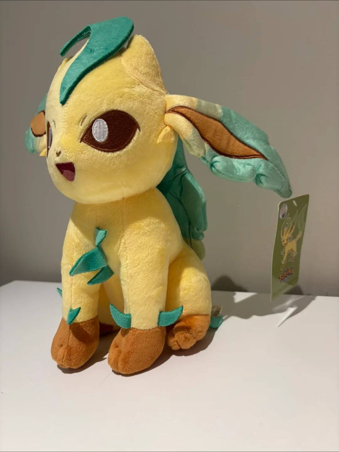 28 cm Pokémon Leafeon Plush thumbnail