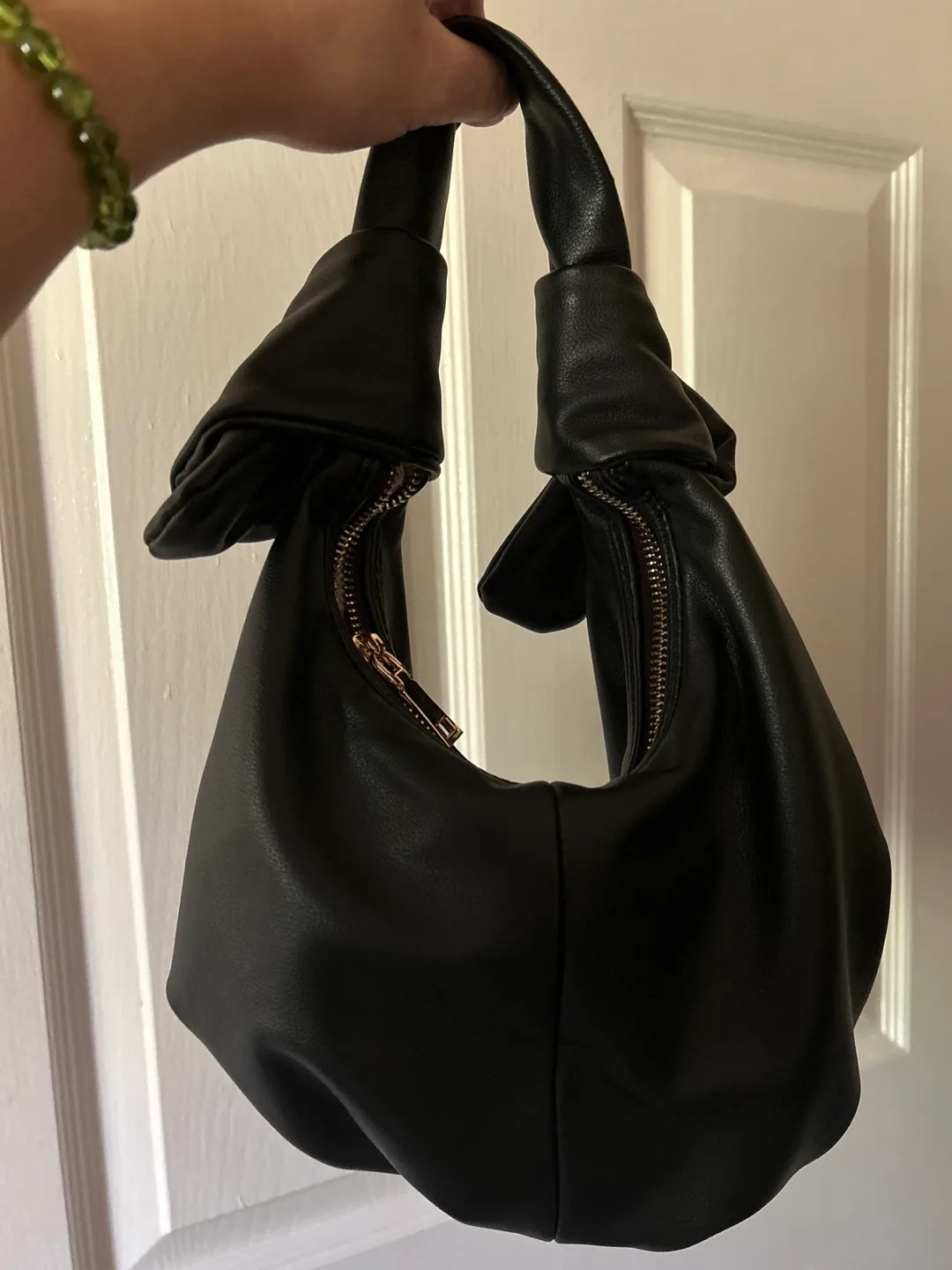 Urban Expressions Black Knot Bag image indicator(2)