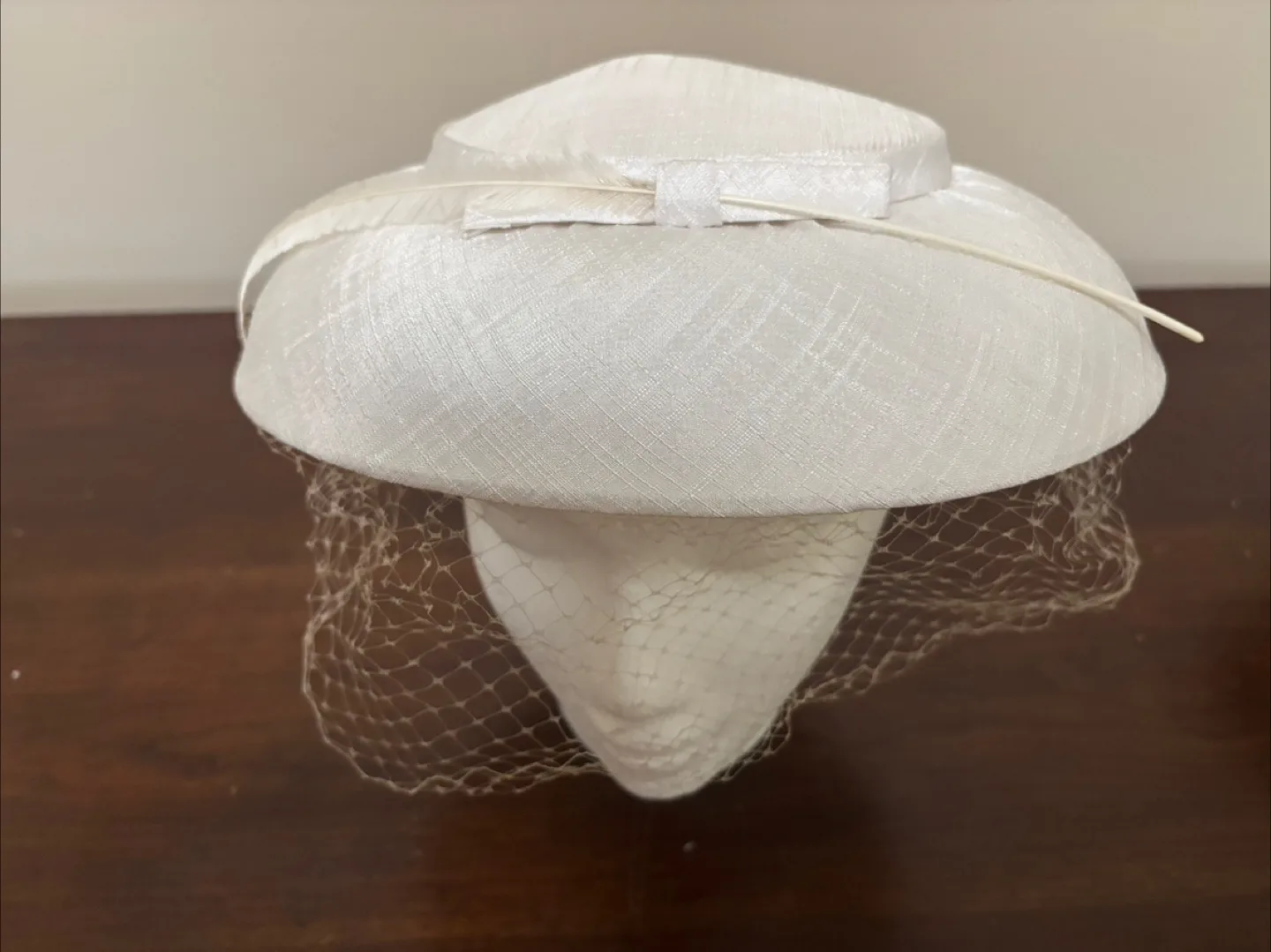 Vintage White Formal Occasion Hat with Netting thumbnail